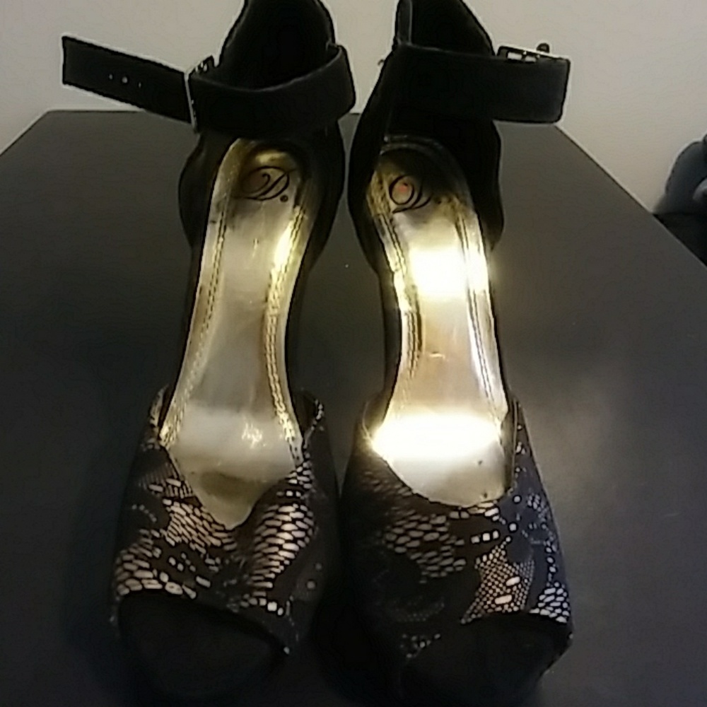 Lace fabric peep toe heels